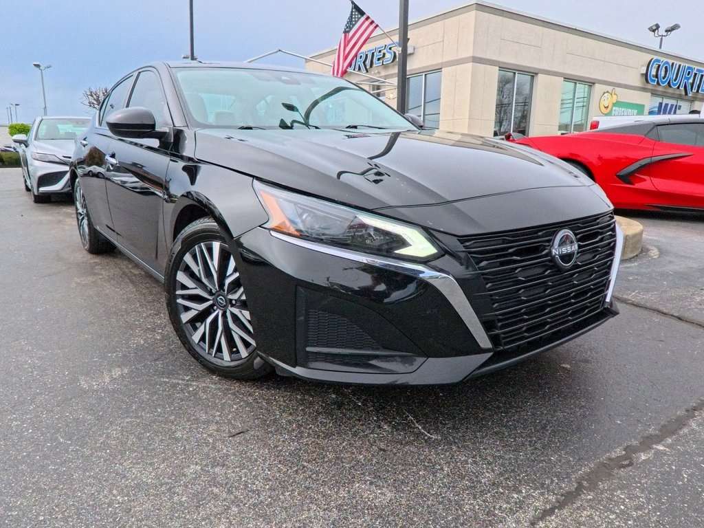 Used 2023 Nissan Altima SV with VIN 1N4BL4DV4PN360307 for sale in Lexington, KY