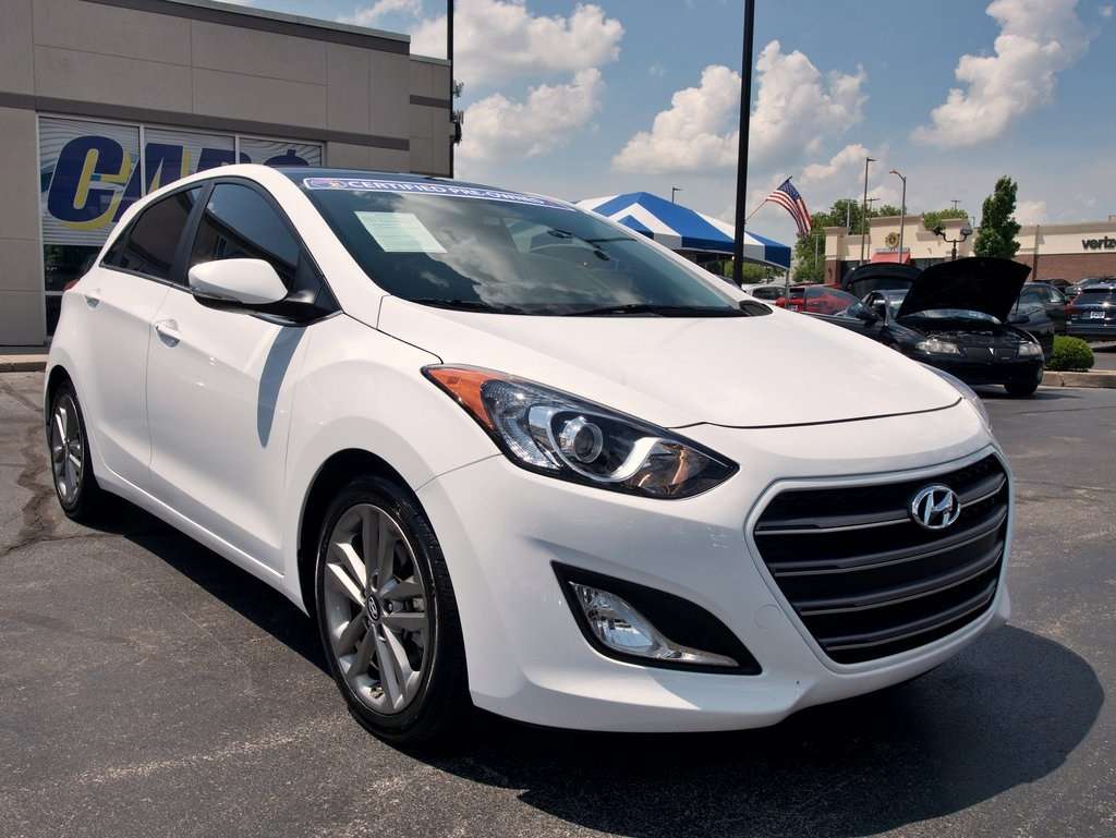 Used 2016 Hyundai Elantra GT Base with VIN KMHD35LH2GU315419 for sale in Lexington, KY