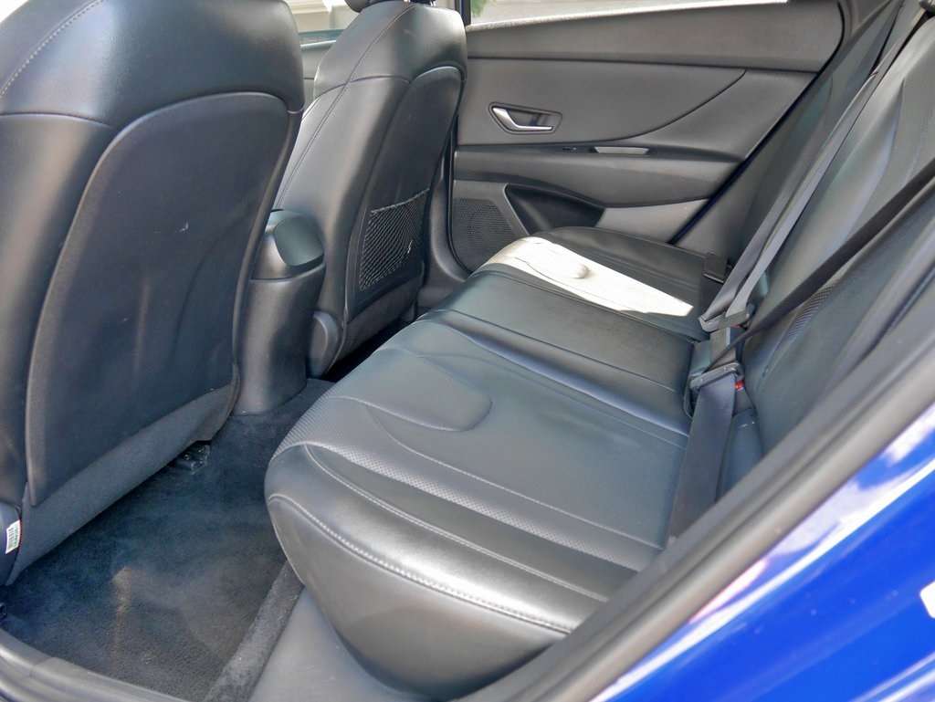2021 Hyundai Elantra Limited photo 18