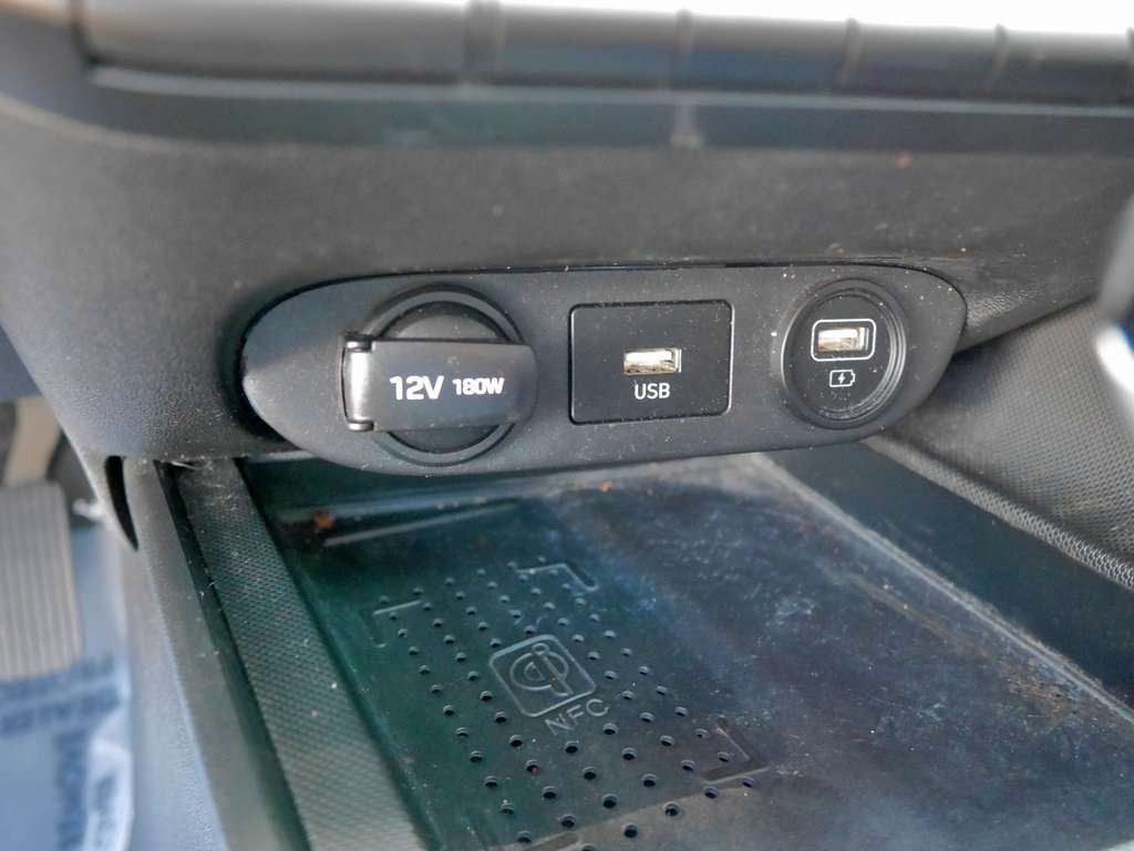 2021 Hyundai Elantra Limited photo 27