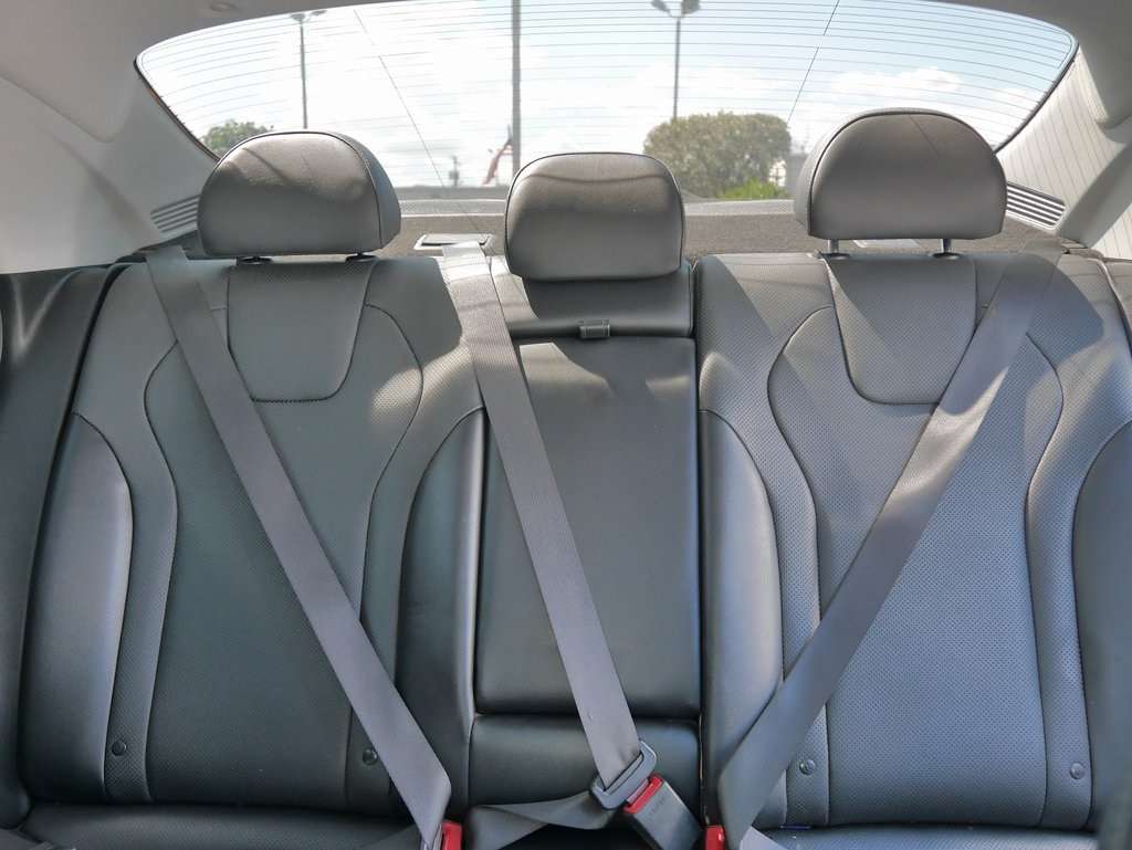 2021 Hyundai Elantra Limited photo 30