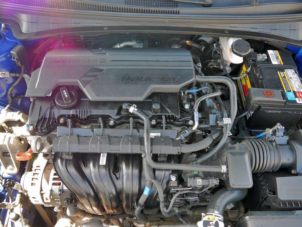 2021 Hyundai Elantra Limited photo 32