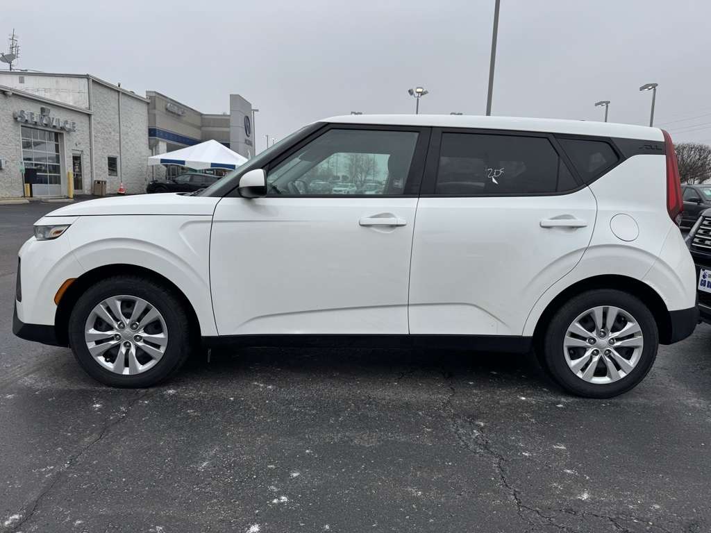 2021 Kia Soul LX photo 2