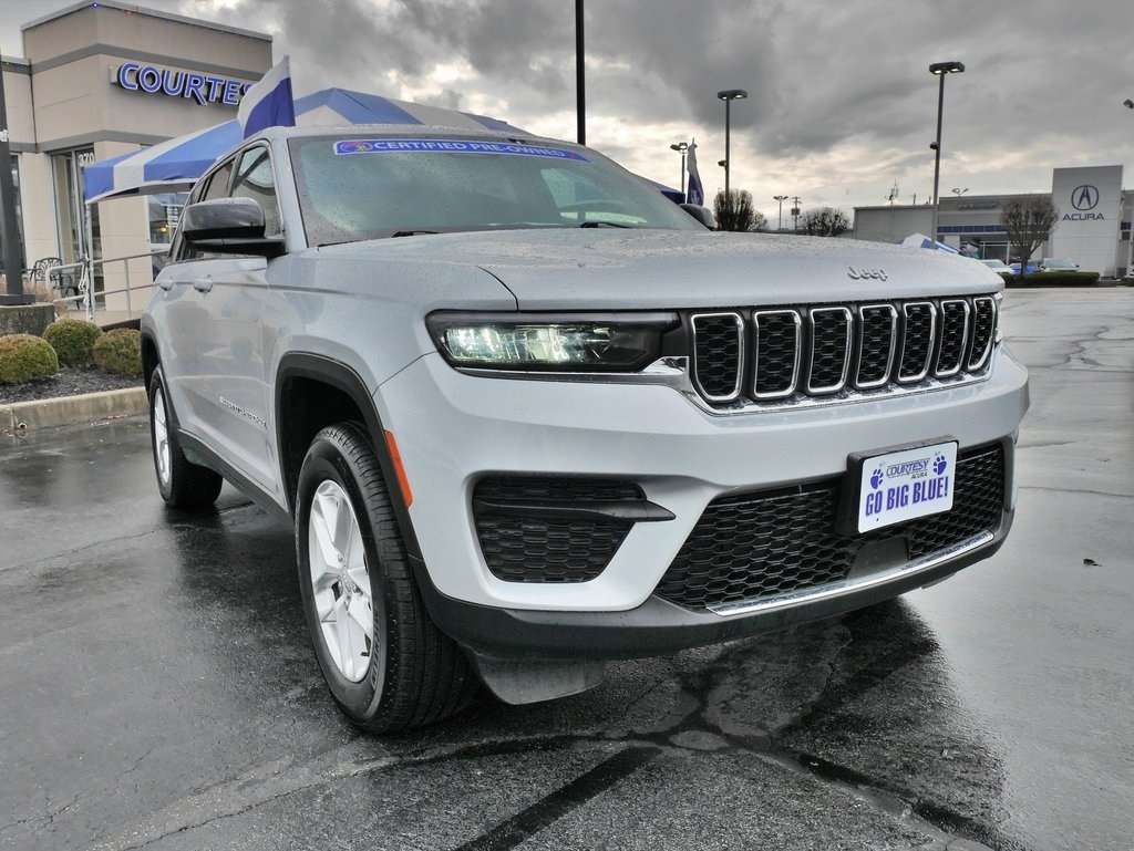 2024 Jeep Grand Cherokee Laredo's photo