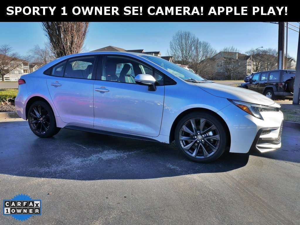 2024 Toyota Corolla SE's photo