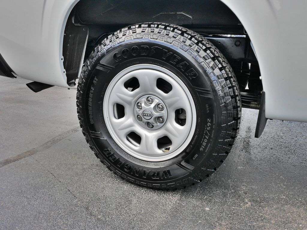 2022 Nissan Frontier S - Photo 9