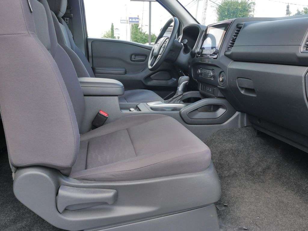 2022 Nissan Frontier S - Photo 12