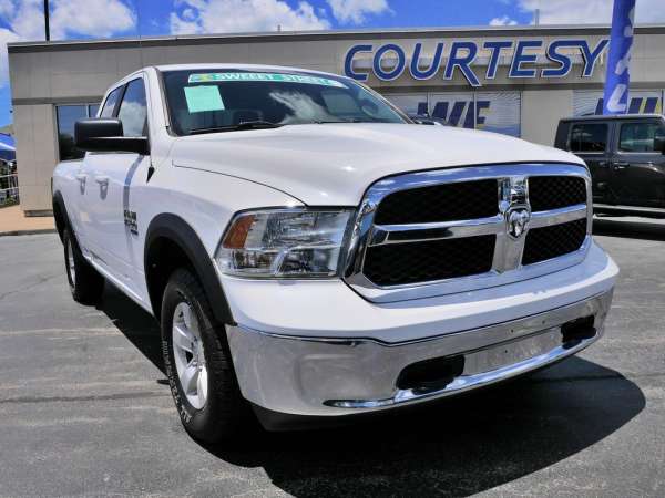 2019 Ram 1500 Classic SLT - photo 2