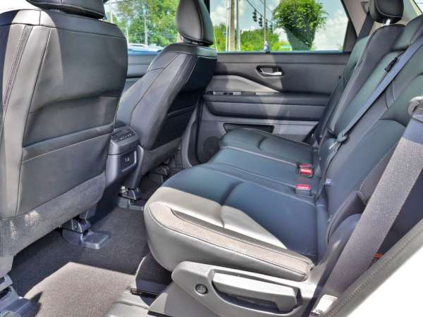 2024 Nissan Pathfinder SL - photo 18
