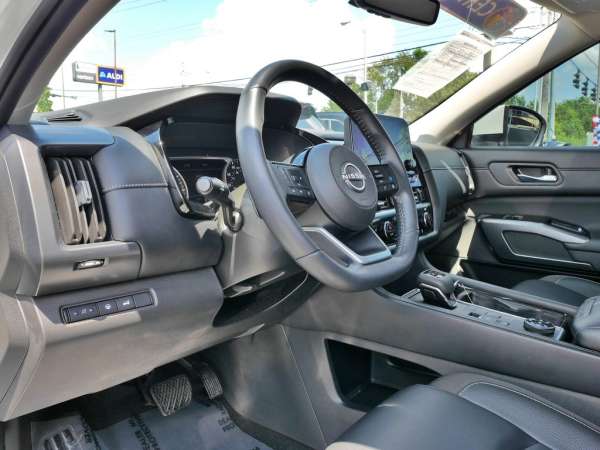 2024 Nissan Pathfinder SL - photo 23
