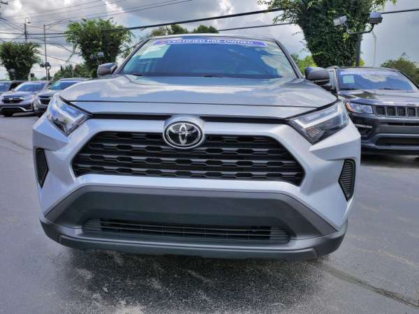 2025 Toyota RAV4 LE - photo 2