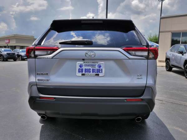 2025 Toyota RAV4 LE - photo 6