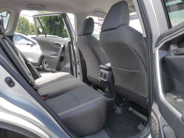 2025 Toyota RAV4 LE - photo 11