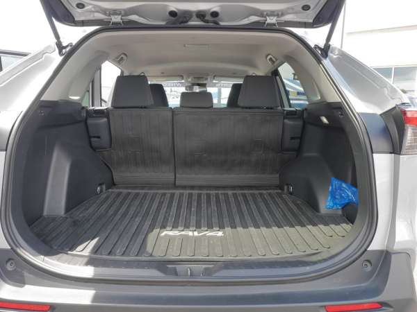 2025 Toyota RAV4 LE - photo 16