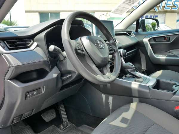 2025 Toyota RAV4 LE - photo 22