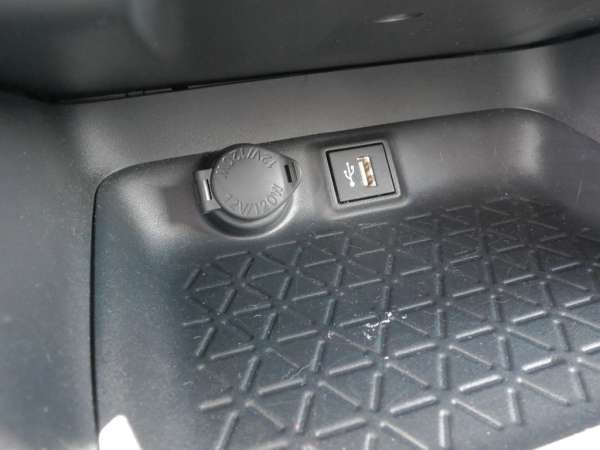 2025 Toyota RAV4 LE - photo 27