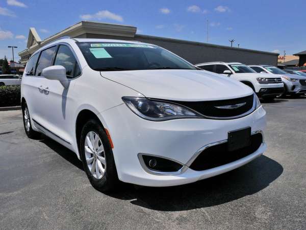 2019 Chrysler Pacifica Touring L - photo 2