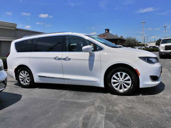 2019 Chrysler Pacifica Touring L - photo 8