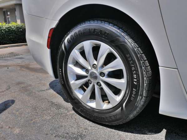2019 Chrysler Pacifica Touring L - photo 9