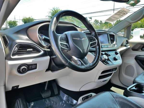2019 Chrysler Pacifica Touring L - photo 21