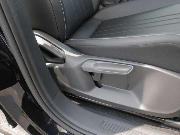 2024 Volkswagen Tiguan 2.0T SE - photo 13