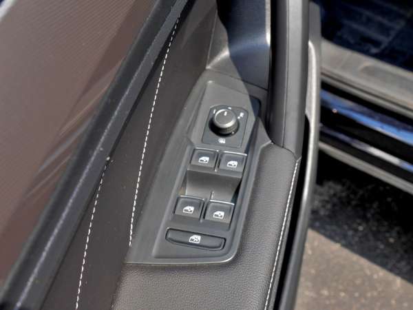 2024 Volkswagen Tiguan 2.0T SE - photo 21