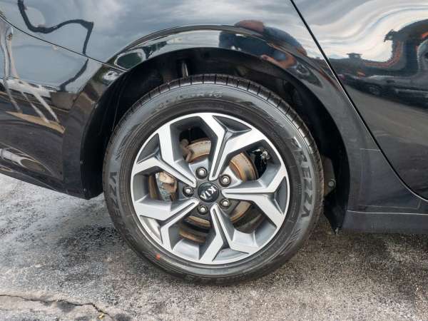 2020 Kia Forte LXS - photo 9