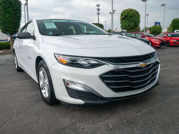 2022 Chevrolet Malibu LS - photo 2