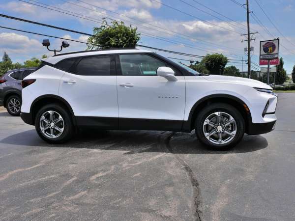 2023 Chevrolet Blazer LT - photo 4