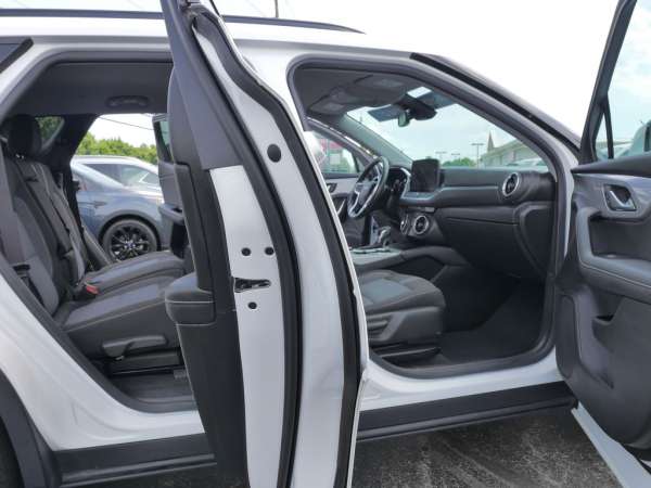 2023 Chevrolet Blazer LT - photo 10
