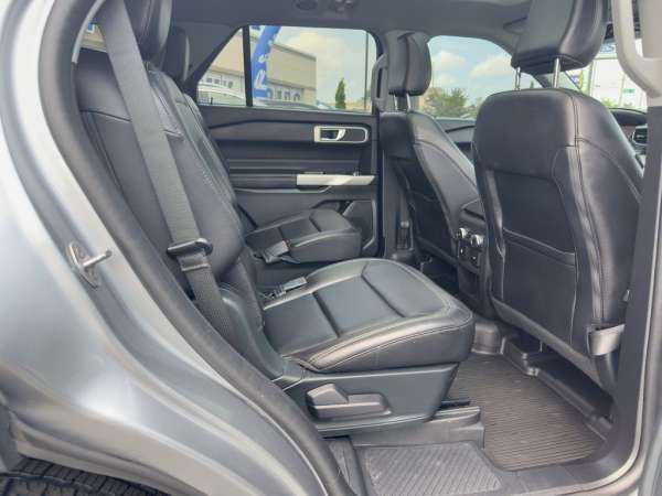 2021 Ford Explorer XLT - photo 11