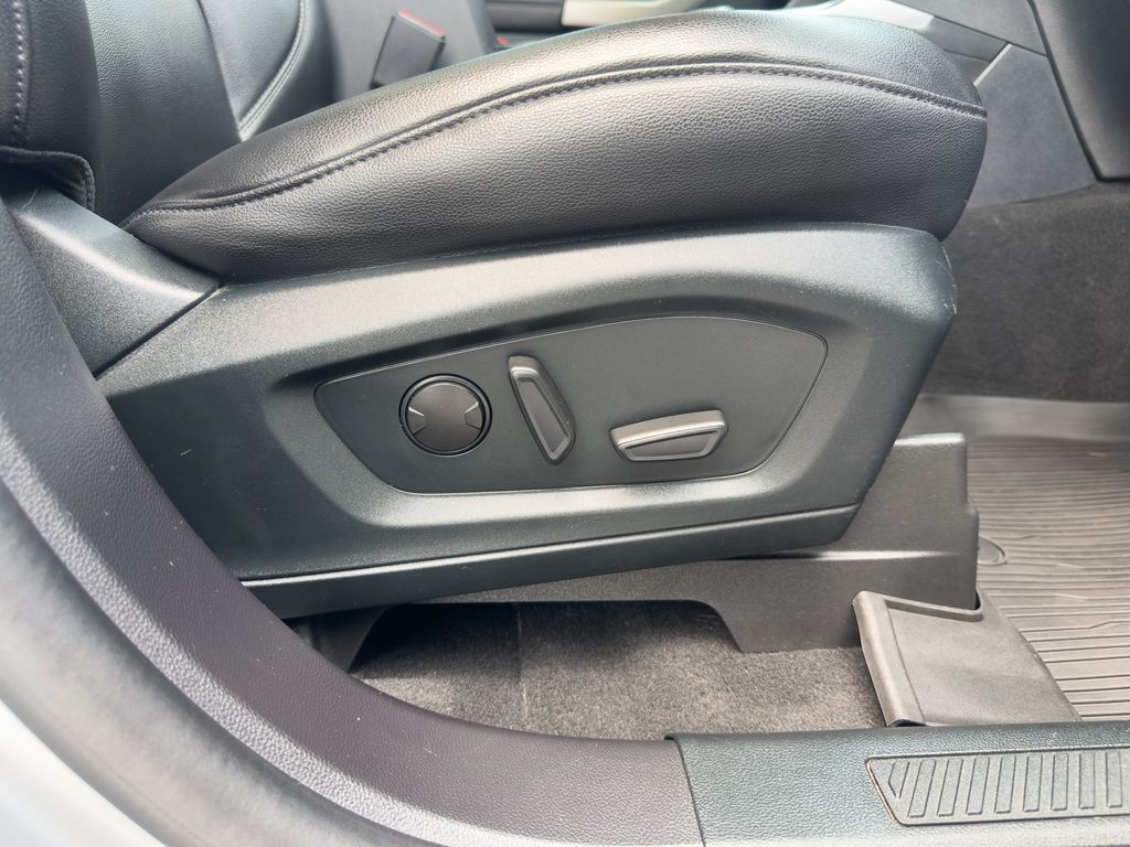 2021 Ford Explorer XLT - Photo 13