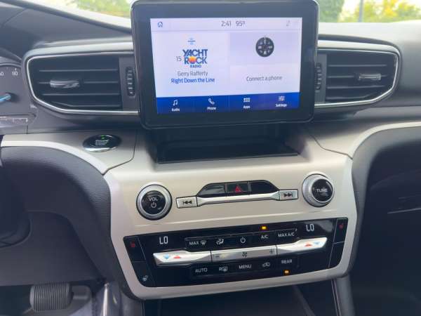2021 Ford Explorer XLT - photo 29