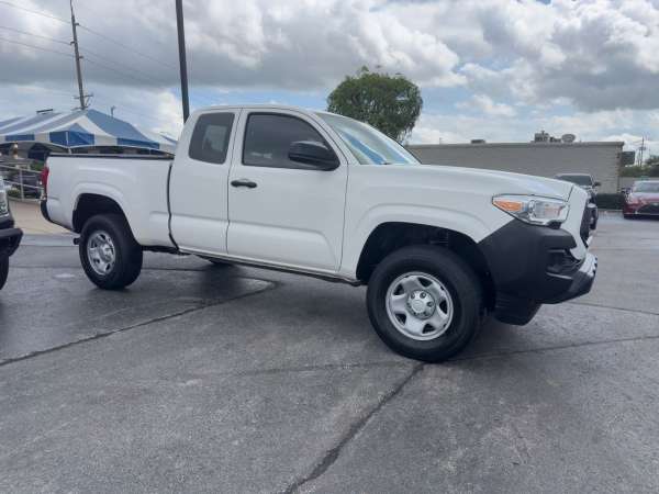 2022 Toyota Tacoma SR - photo 4