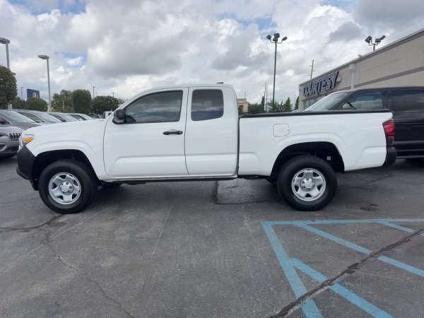 2022 Toyota Tacoma SR - photo 8