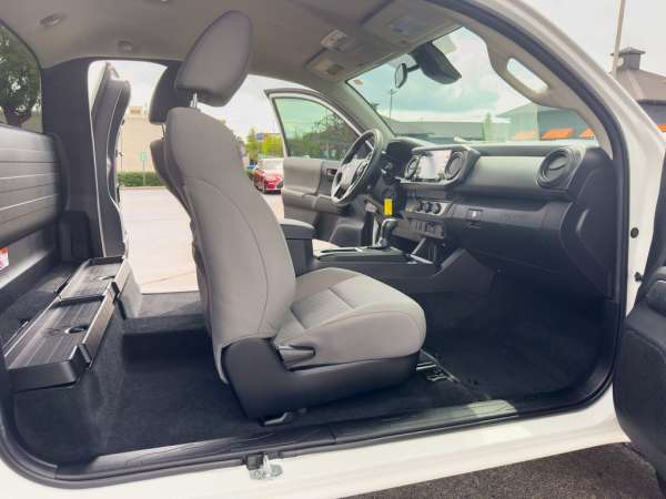 2022 Toyota Tacoma SR - photo 10