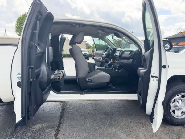 2022 Toyota Tacoma SR - photo 13