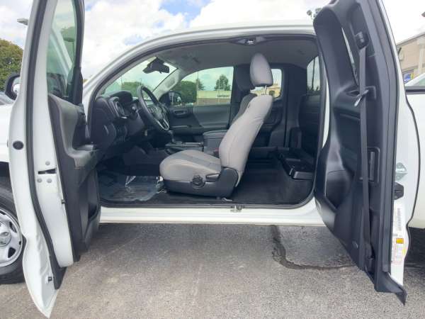 2022 Toyota Tacoma SR - photo 15