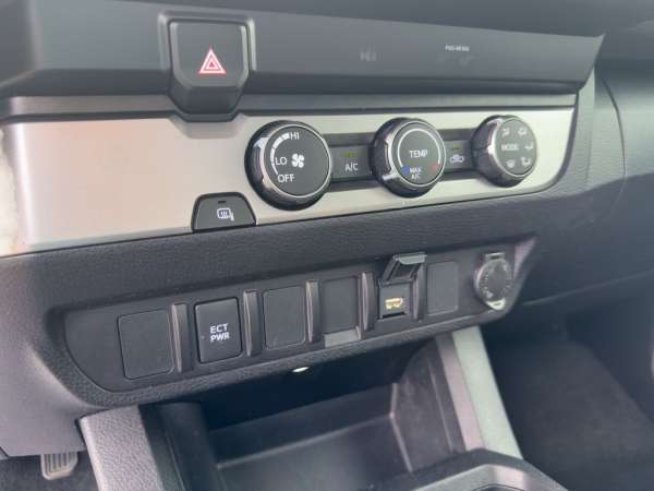 2022 Toyota Tacoma SR - photo 23