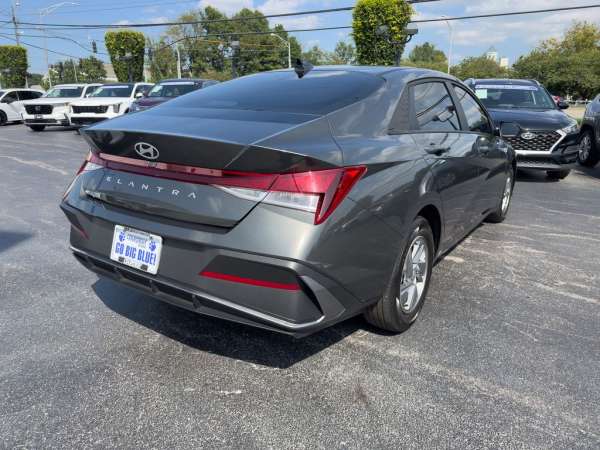 2024 Hyundai Elantra SE - photo 7