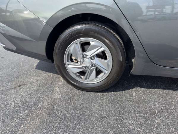2024 Hyundai Elantra SE - photo 9