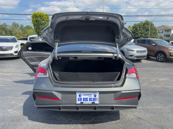 2024 Hyundai Elantra SE - photo 15