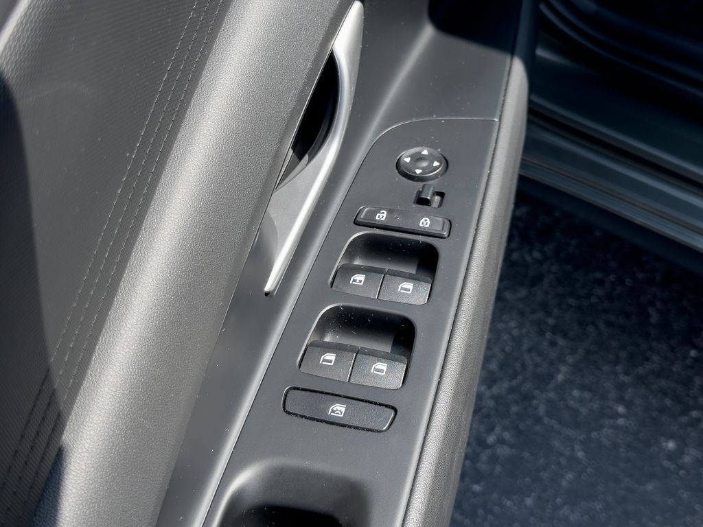 2024 Hyundai Elantra SE - Photo 20