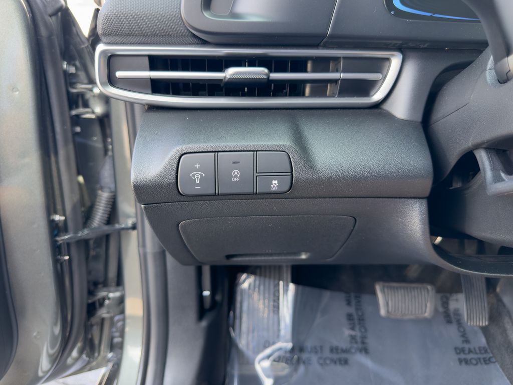 2024 Hyundai Elantra SE - Photo 23