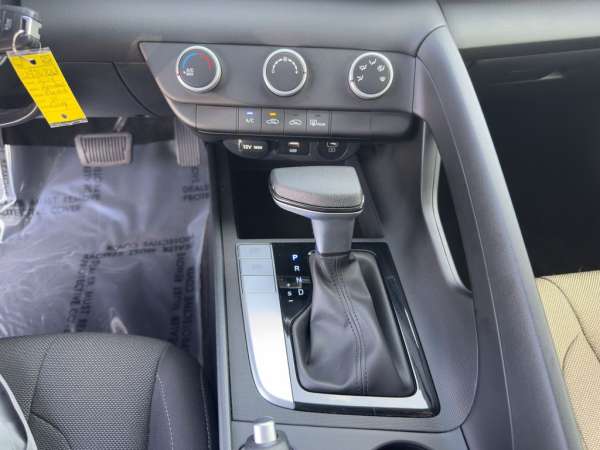 2024 Hyundai Elantra SE - photo 26