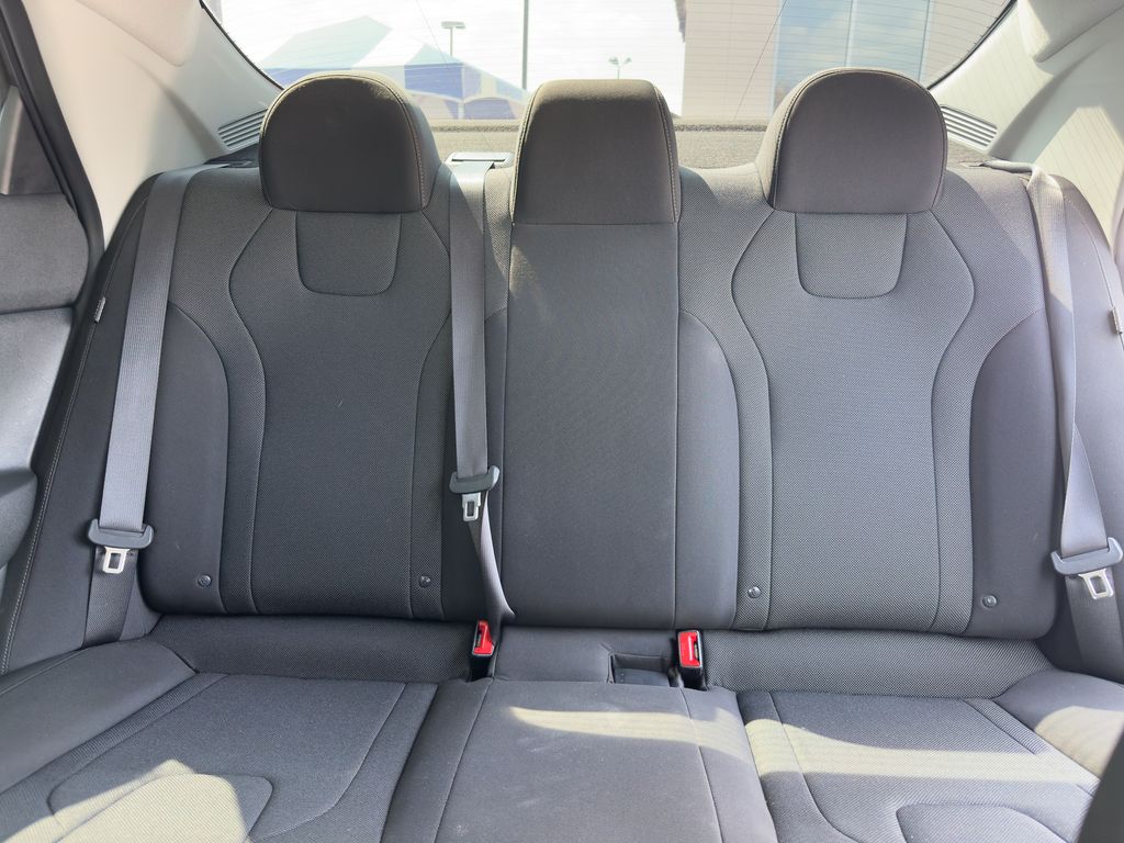 2024 Hyundai Elantra SE - Photo 30