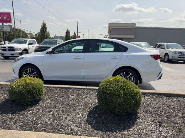 2024 Kia Forte LXS - photo 4