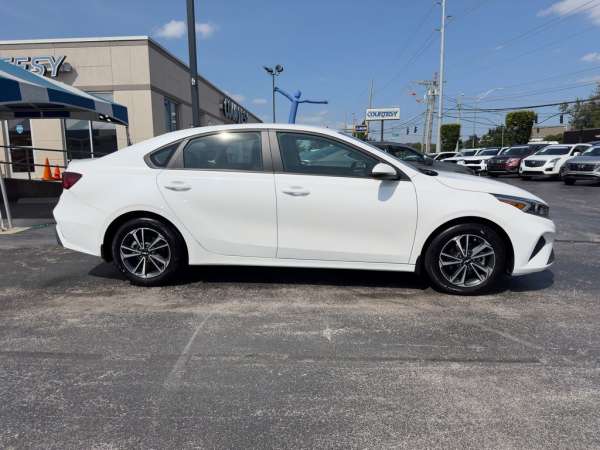 2024 Kia Forte LXS - photo 8