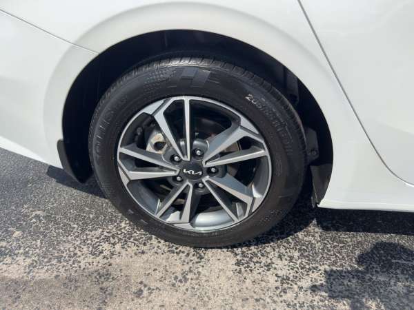 2024 Kia Forte LXS - photo 9