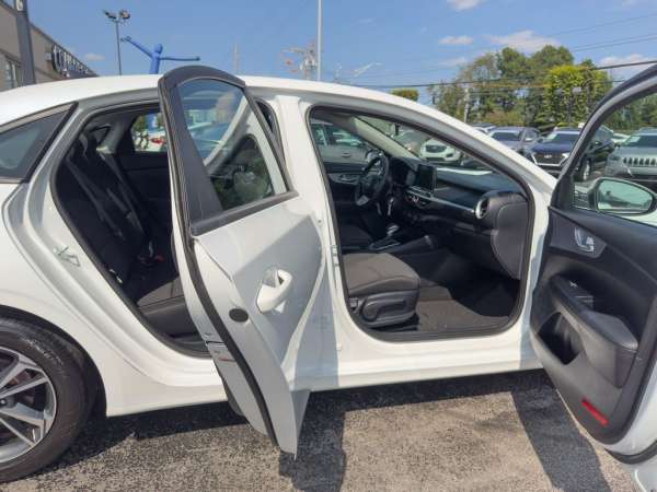 2024 Kia Forte LXS - photo 10